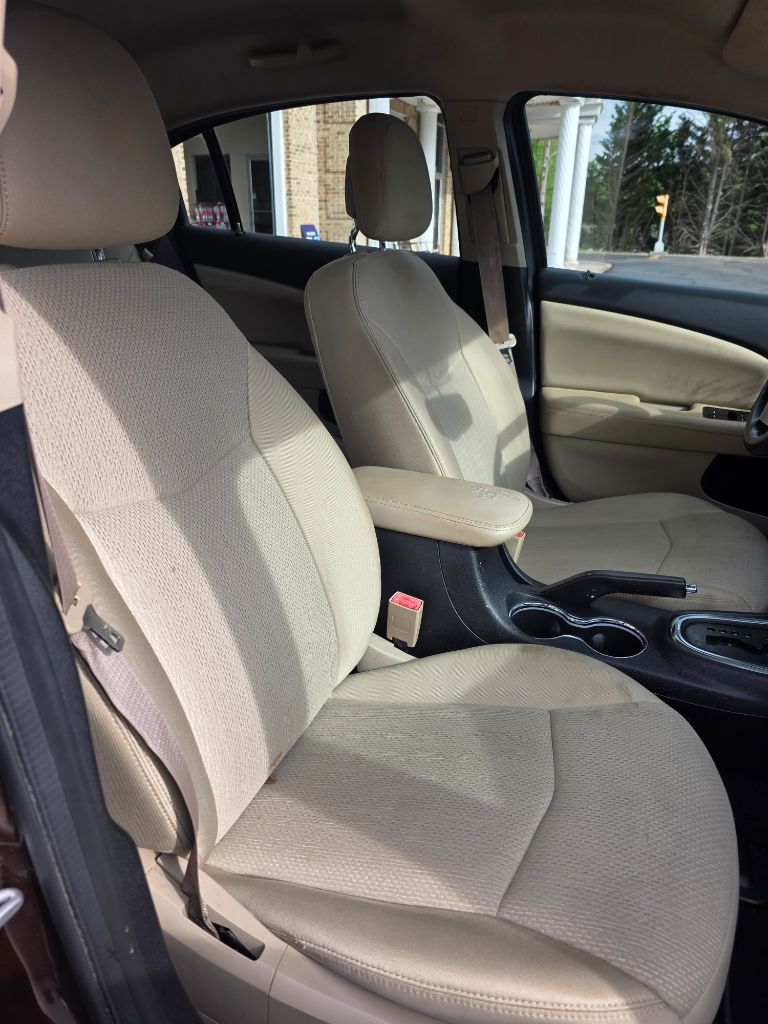 2012 Chrysler 200 Touring - Photo 17