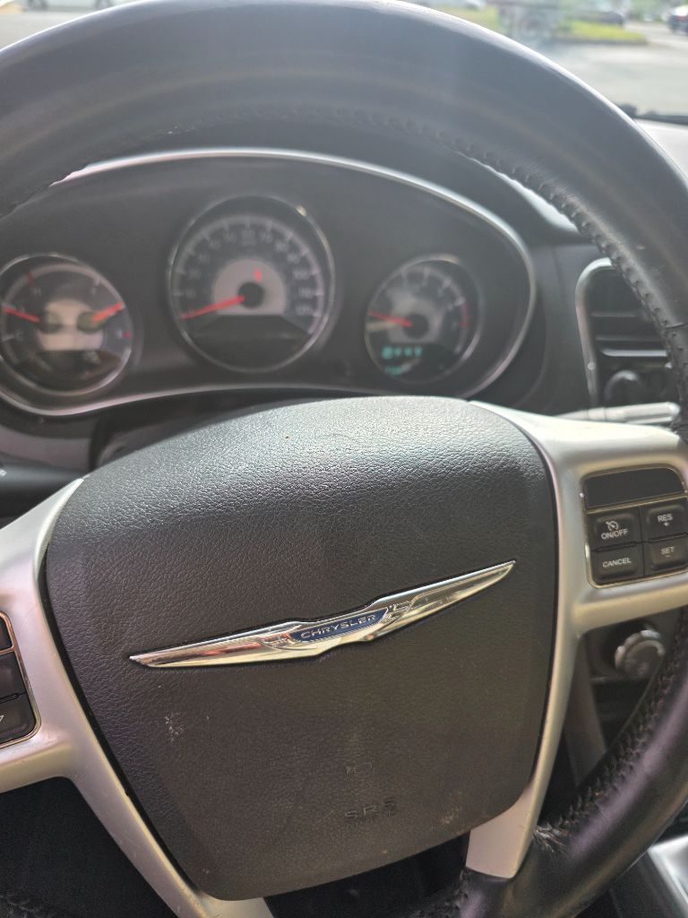 2012 Chrysler 200 Touring - Photo 12